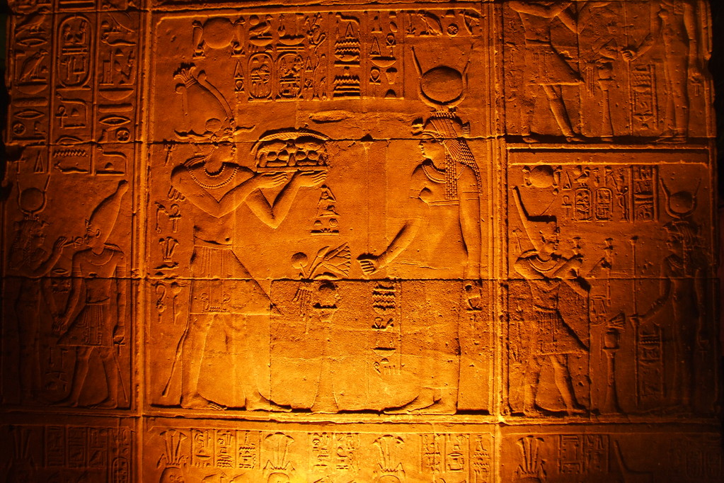 Jeroglíficos del Antiguo Egipto: voces grabadas en piedra