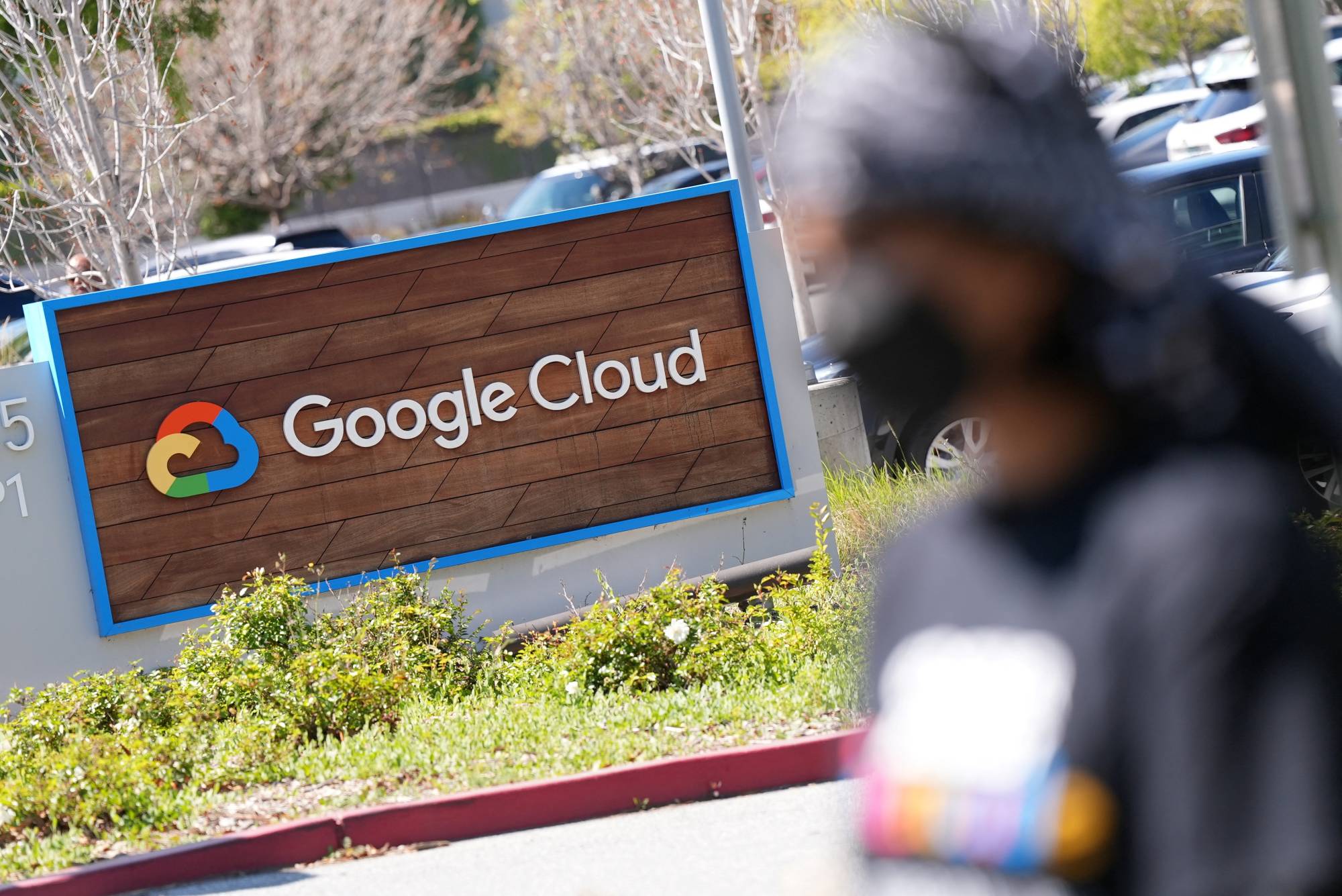 Contratos de guerra: graduados de Stanford abandonan el discurso del CEO de Google